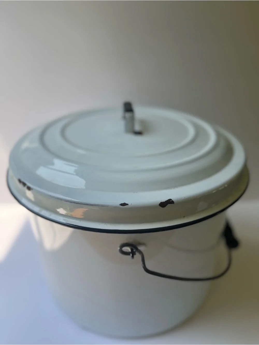 Vintage White Enamelware Bucket with Lid - Farmhouse Decor - Industrial Style
